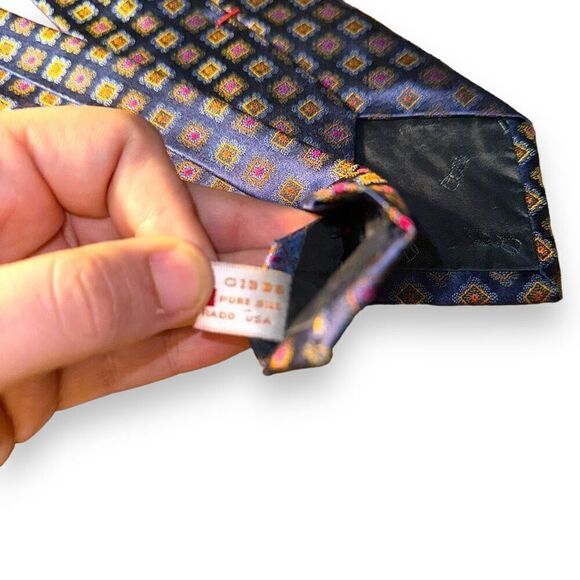 Carrot & Gibbs Navy Blue Flower Handmade 100% Silk Neck Tie - Picture 8 of 9